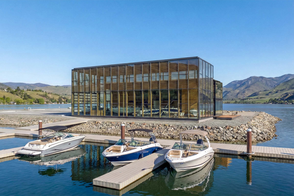 Boat Dealership & Rental Facility